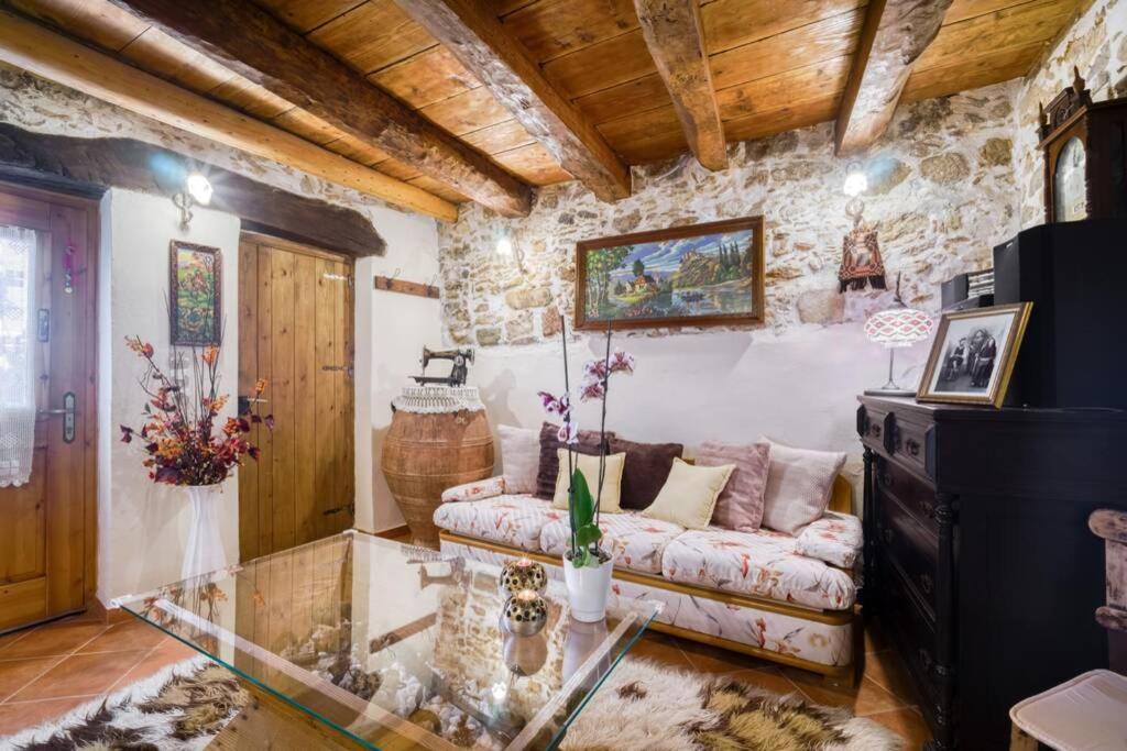 Traditional Cretan Stone House In The Center Of Crete Litos Екстериор снимка