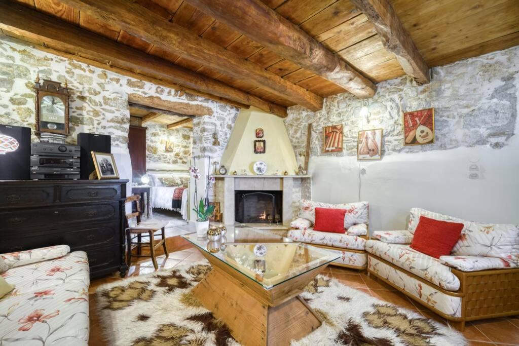Traditional Cretan Stone House In The Center Of Crete Litos Екстериор снимка