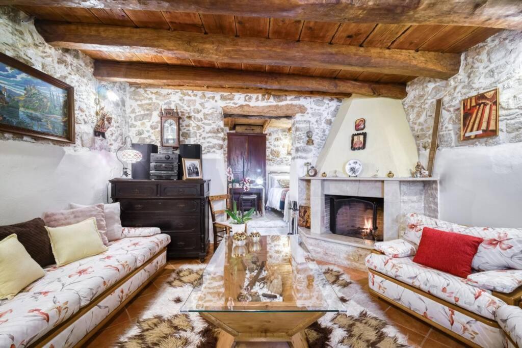 Traditional Cretan Stone House In The Center Of Crete Litos Екстериор снимка