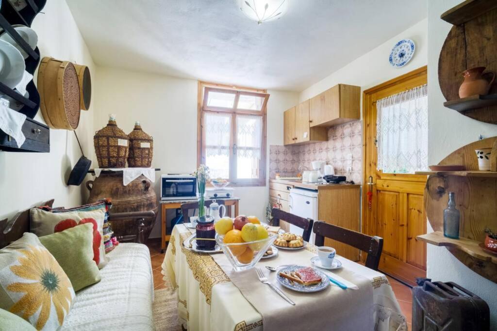 Traditional Cretan Stone House In The Center Of Crete Litos Екстериор снимка