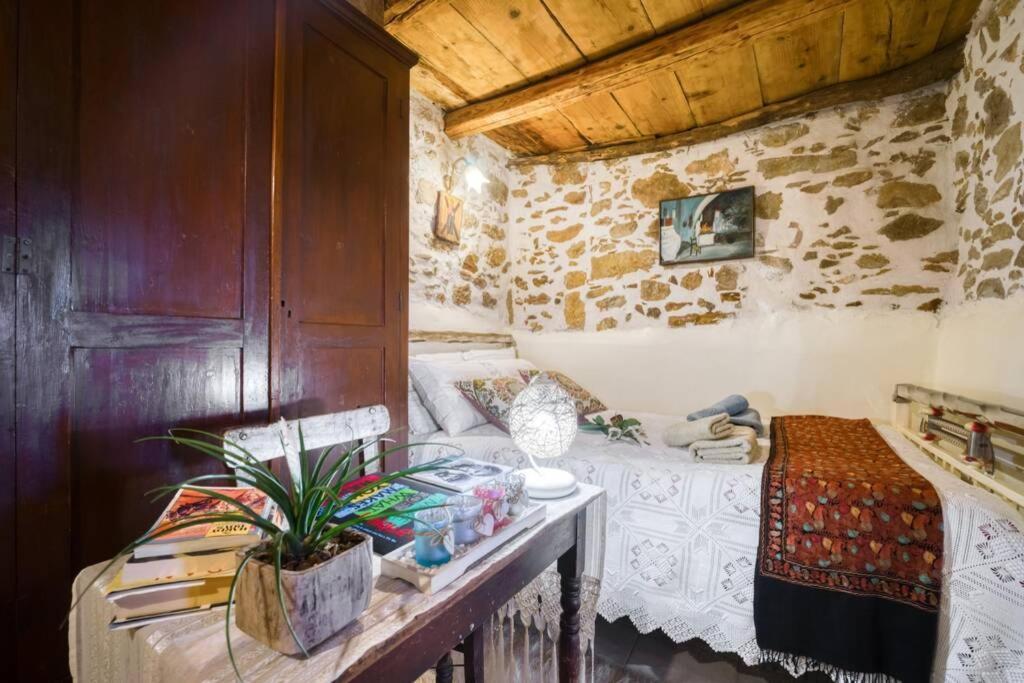 Traditional Cretan Stone House In The Center Of Crete Litos Екстериор снимка