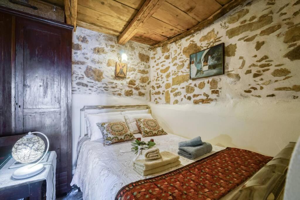 Traditional Cretan Stone House In The Center Of Crete Litos Екстериор снимка