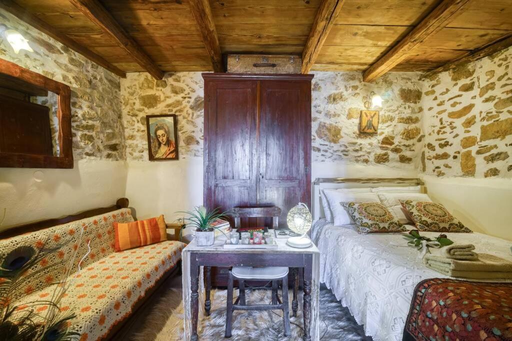 Traditional Cretan Stone House In The Center Of Crete Litos Екстериор снимка
