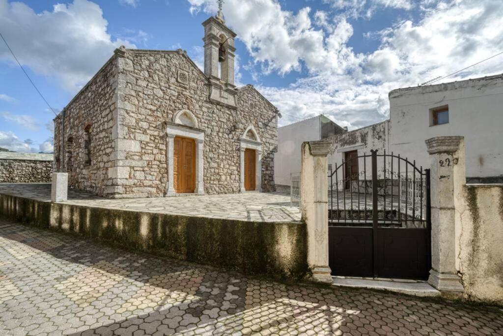 Traditional Cretan Stone House In The Center Of Crete Litos Екстериор снимка